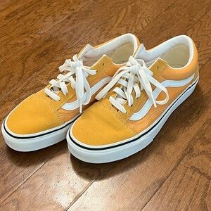 like new yellow suede accent vans